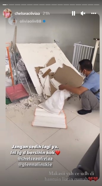 kondisi rumah Chelsea Olivia yang rusak © Instagram
