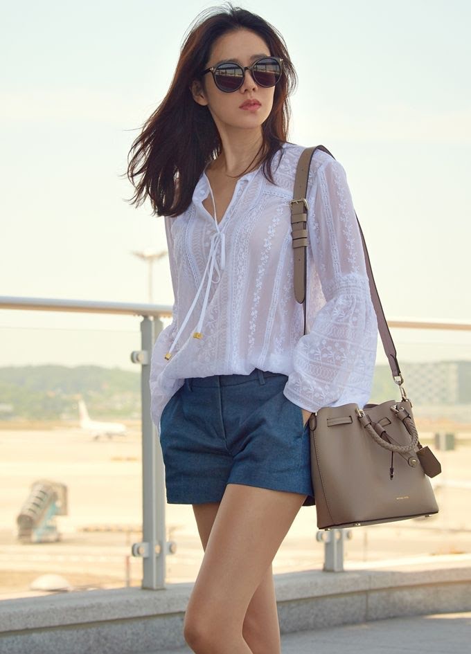 Gaya airport fashion ala Son Ye-jin © berbagai sumber Gaya airport fashion ala Son Ye-jin © berbagai sumber