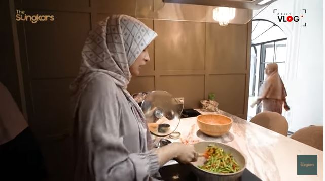 9 Kreasi masakan buka puasa ala keluarga Sungkar, komplet dan lezat