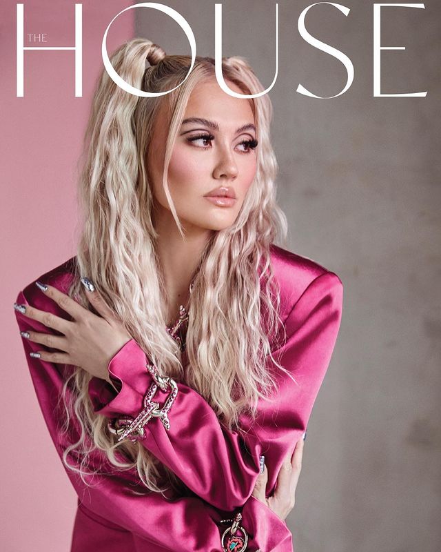 Agnez Mo jadi model cover majalah internasional © berbagai sumber