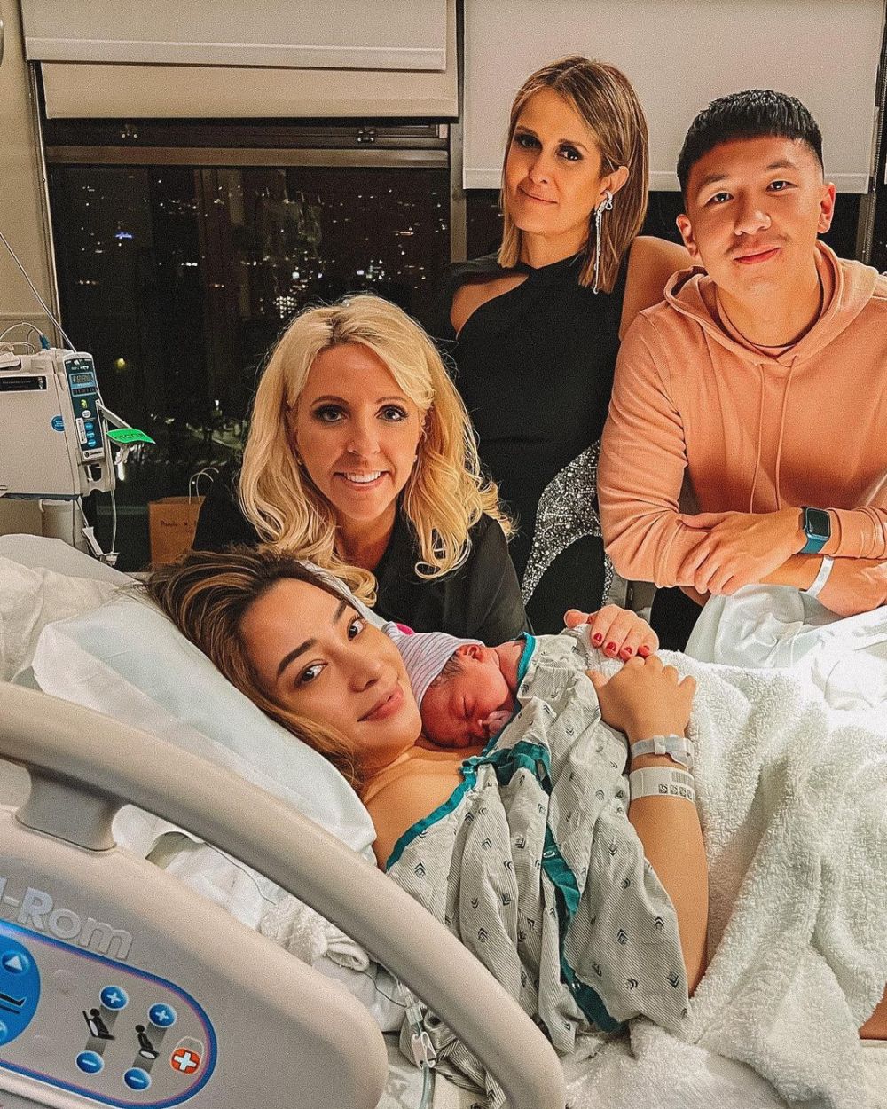 potret terbaru nikita willy usai lahiran © instagram potret terbaru nikita willy usai lahiran © instagram