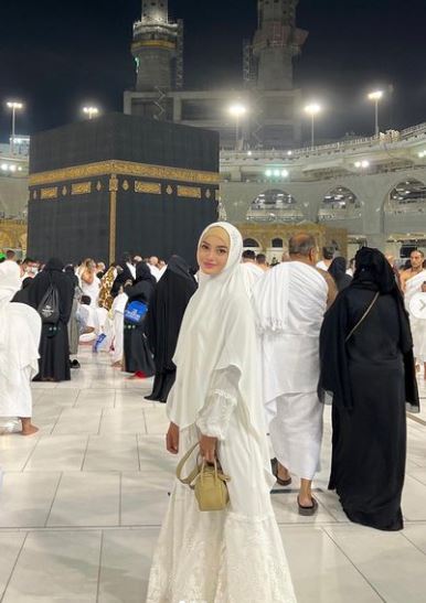 Artis Indonesia jalani puasa 1443 H di luar negeri Berbagai sumber Artis Indonesia jalani puasa 1443 H di luar negeri Berbagai sumber