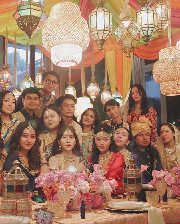 Momen Rachel Vennya buka bersama geng © Instagram Momen Rachel Vennya buka bersama geng © Instagram