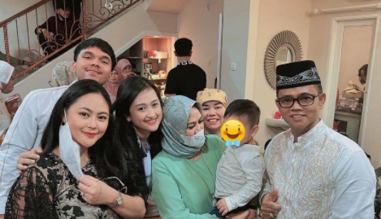 Momen syukuran rumah baru Gala Sky © Instagram