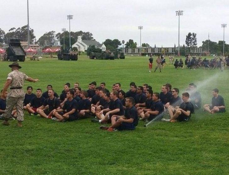 pas tersiram air apes pol © berbagai sumber