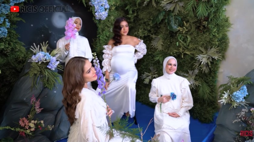 Maternity shoot Ria Ricis bareng geng The Bumils © berbagai sumber