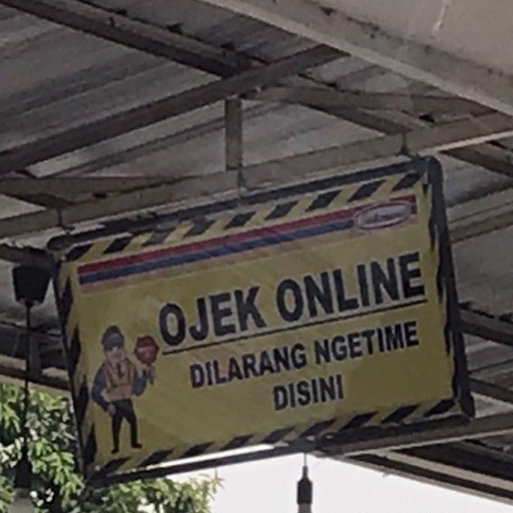 11 Spanduk lucu pedagang pakai Bahasa Inggris ini bikin ngakak