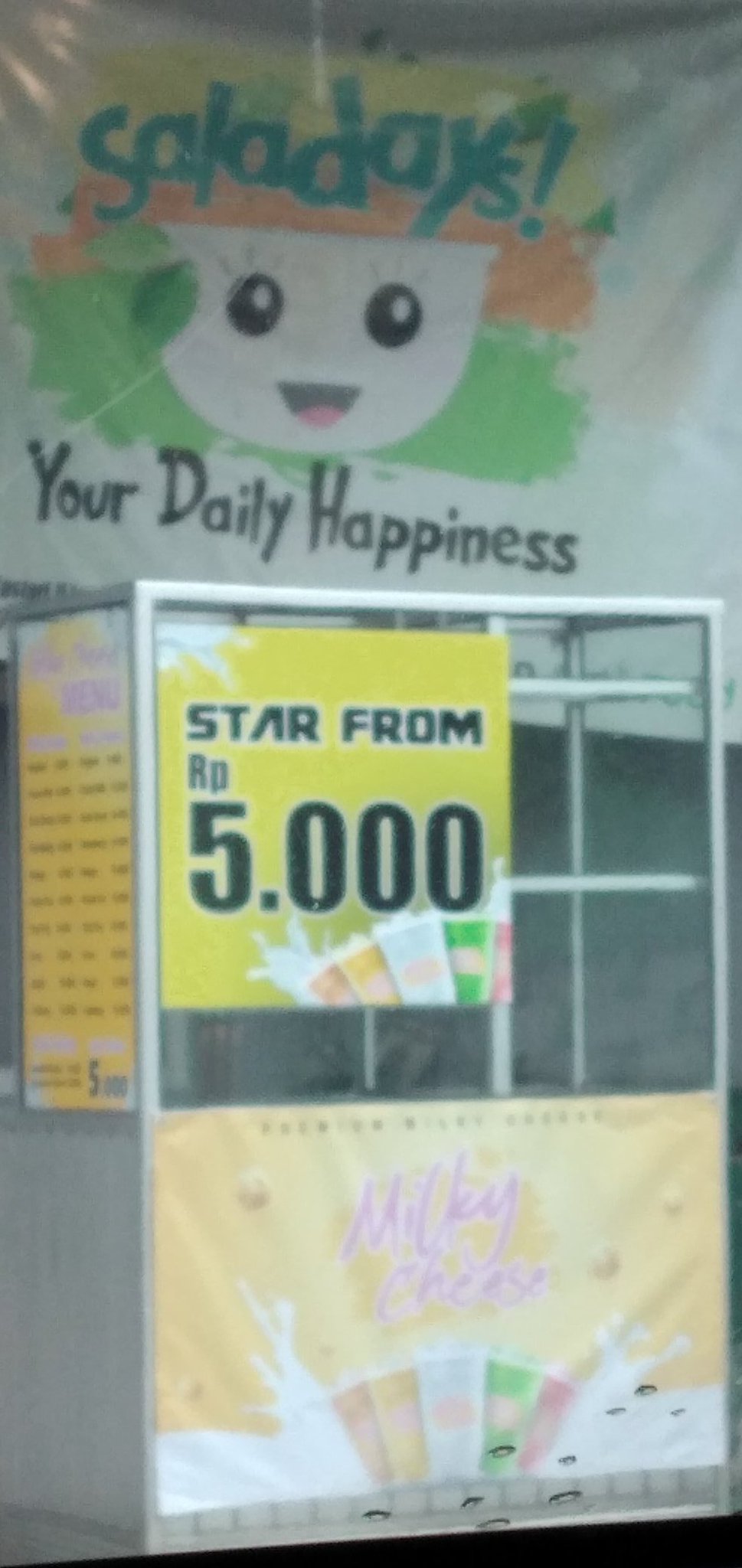 11 Spanduk lucu pedagang pakai Bahasa Inggris ini bikin ngakak