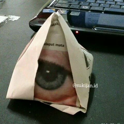 bungkus makanan nyeleneh © berbagai sumber bungkus makanan nyeleneh © berbagai sumber