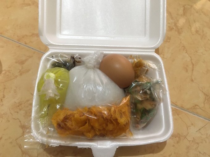 bungkus makanan nyeleneh © berbagai sumber