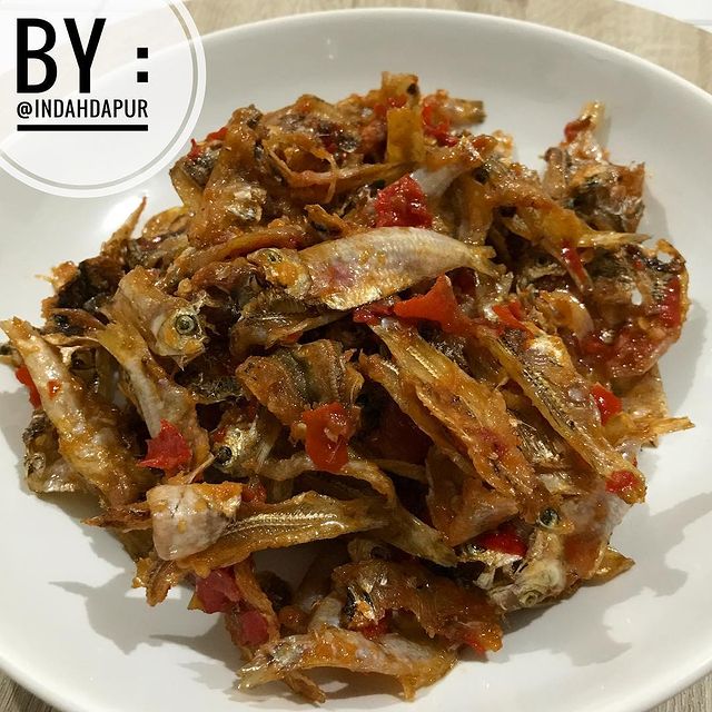 11 Resep kreasi sambal ikan asin, sederhana dan cocok buat buka puasa