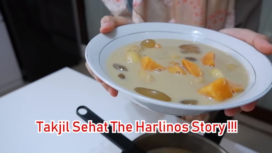 11 Cara Alyssa Soebandono masak kolak tanpa santan, jadi takjil sehat