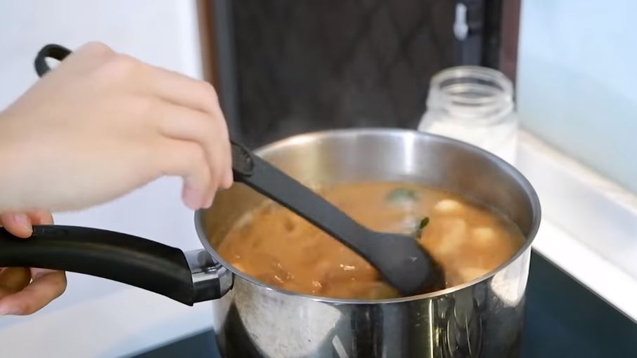 11 Cara Alyssa Soebandono masak kolak tanpa santan, jadi takjil sehat