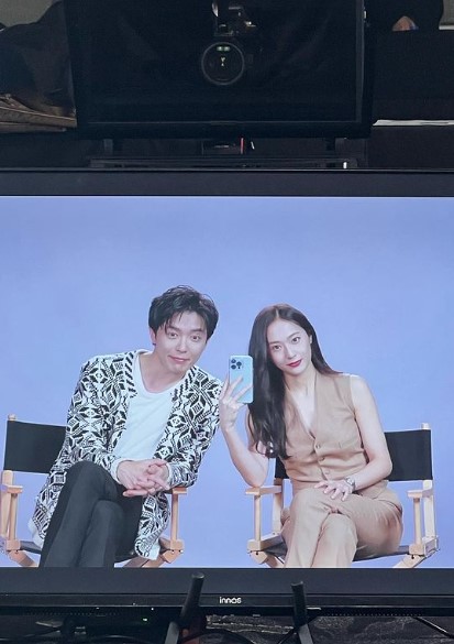 Krystal Jung bareng lawan mainnya © berbagai sumber Krystal Jung bareng lawan mainnya © berbagai sumber