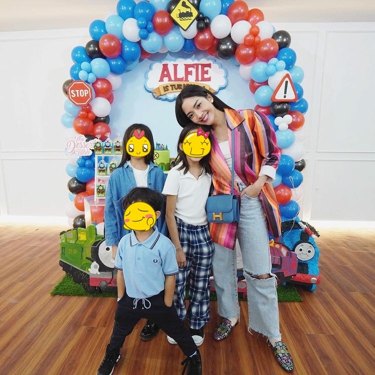 Momen Ririn Dwi Ariyanti rayakan ultah anak © Instagram/@ririndwiariyanti Momen Ririn Dwi Ariyanti rayakan ultah anak © Instagram/@ririndwiariyanti