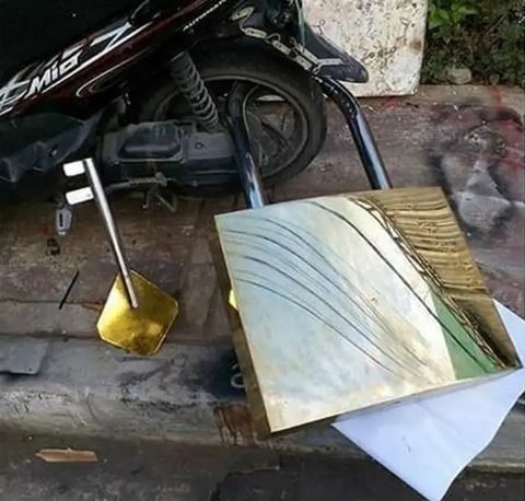 pakai gembok tapi nyeleneh banget © 1cak.com