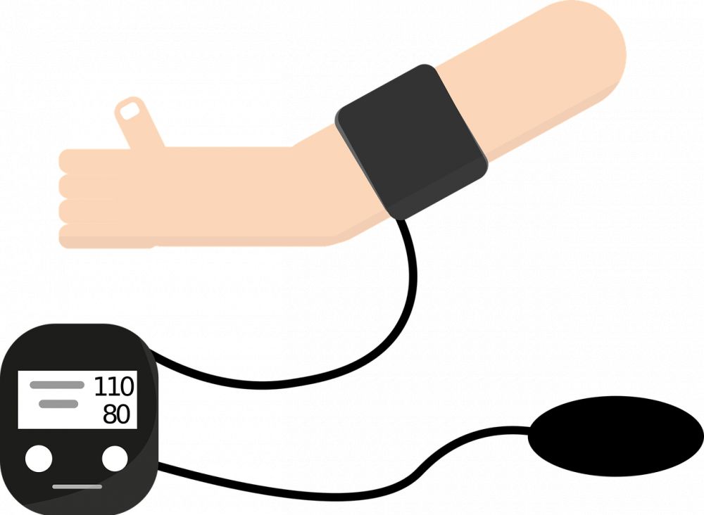 11 Bahaya sering minum es saat berbuka puasa, menurunkan detak jantung