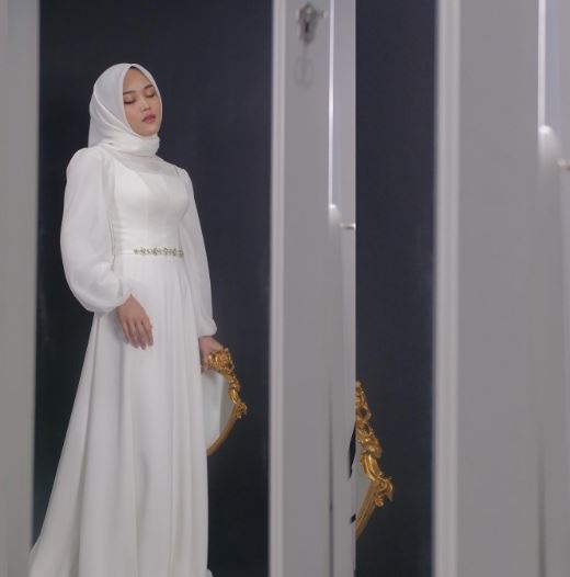 Putri Delina langsing Berbagai sumber Putri Delina langsing Berbagai sumber