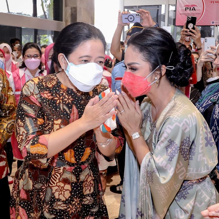 Krisdayanti meriahkan acara bazar ramadan © Instagram/@krisdayantilemos