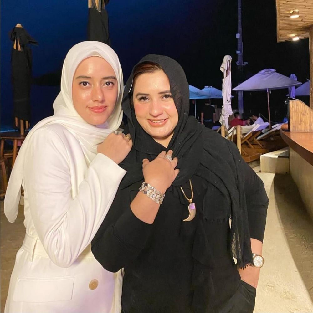 potret terbaru fadia a rafiq jadi bupati © instagram