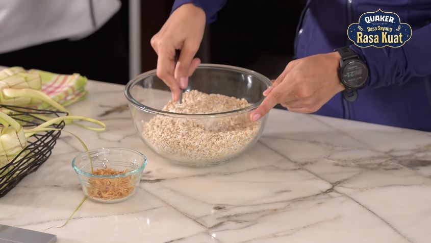 11 Trik Zee Zee Shahab bikin ketupat oats, sehat dan rendah kalori