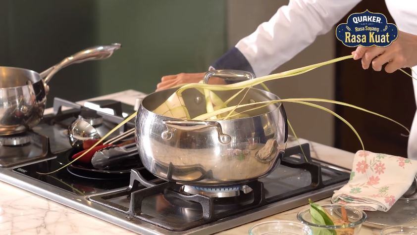 11 Trik Zee Zee Shahab bikin ketupat oats, sehat dan rendah kalori