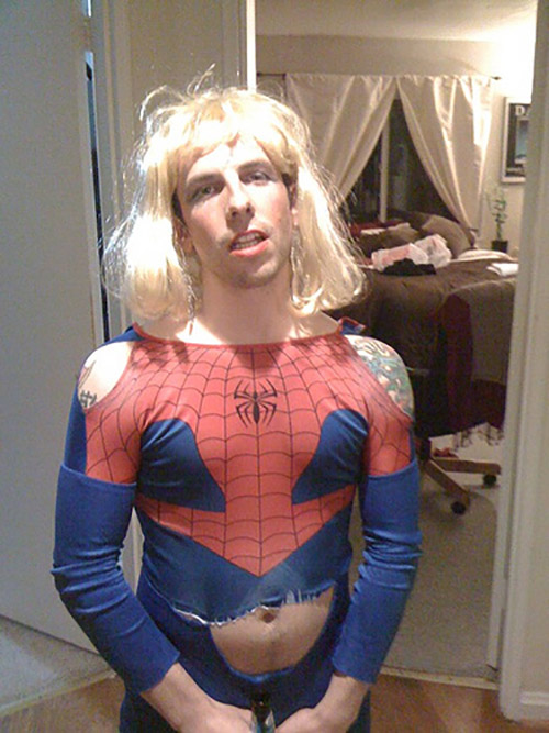 kostum nyeleneh spiderman © berbagai sumber