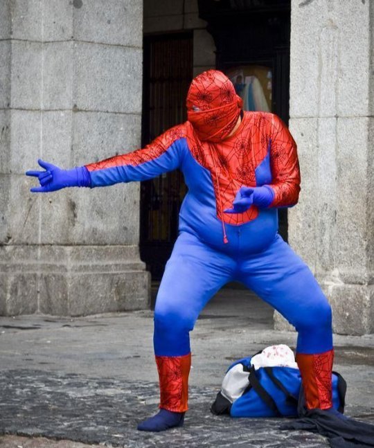 11 Kostum Spiderman nyeleneh ini bentuknya bikin nggak habis pikir