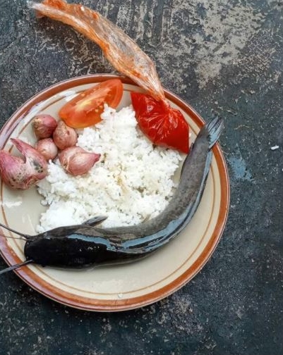 makanan kaki lima nyeleneh © berbagai sumber