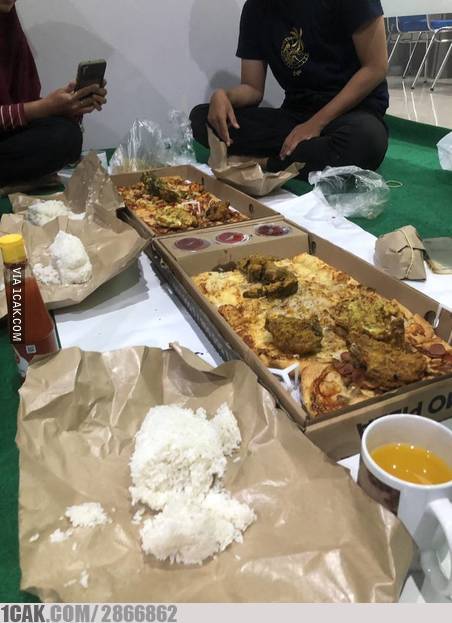 makanan kaki lima nyeleneh © berbagai sumber