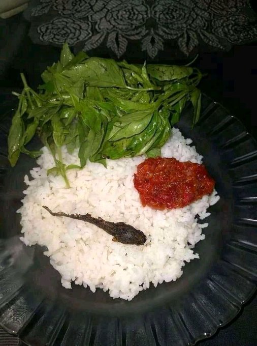 makanan kaki lima nyeleneh © berbagai sumber