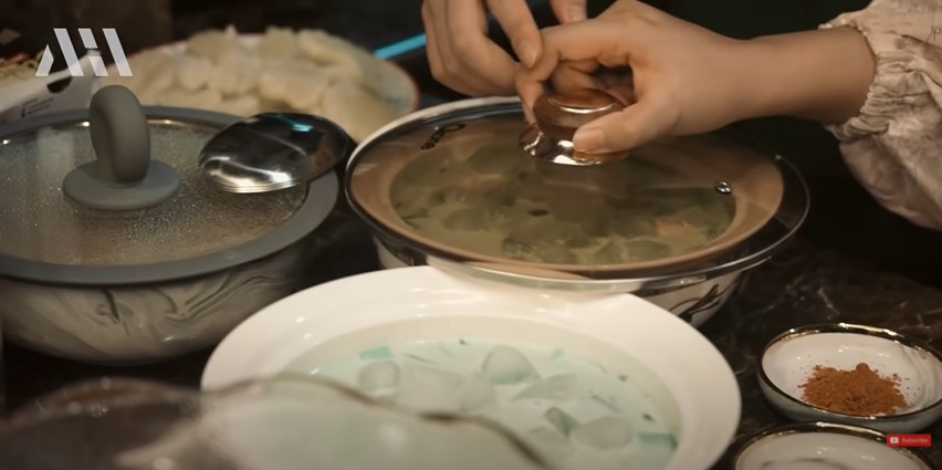 10 Menu sahur dan buka puasa keluarga Aurel Hermansyah, serba mewah