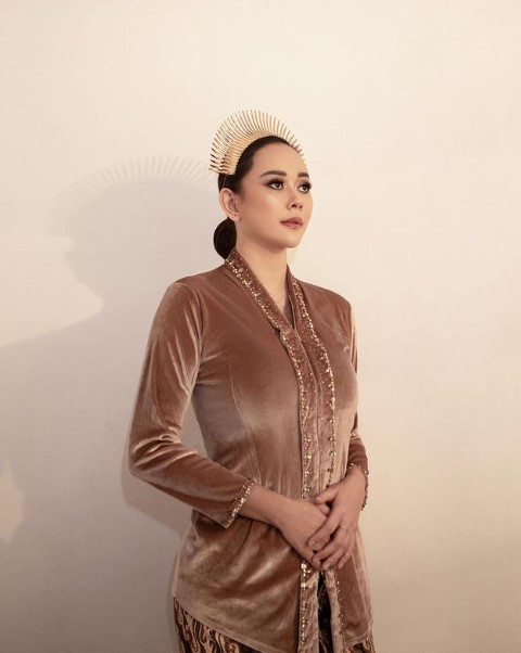 gaya seleb kenakan kebaya di hari kartini 2022 © Instagram gaya seleb kenakan kebaya di hari kartini 2022 © Instagram