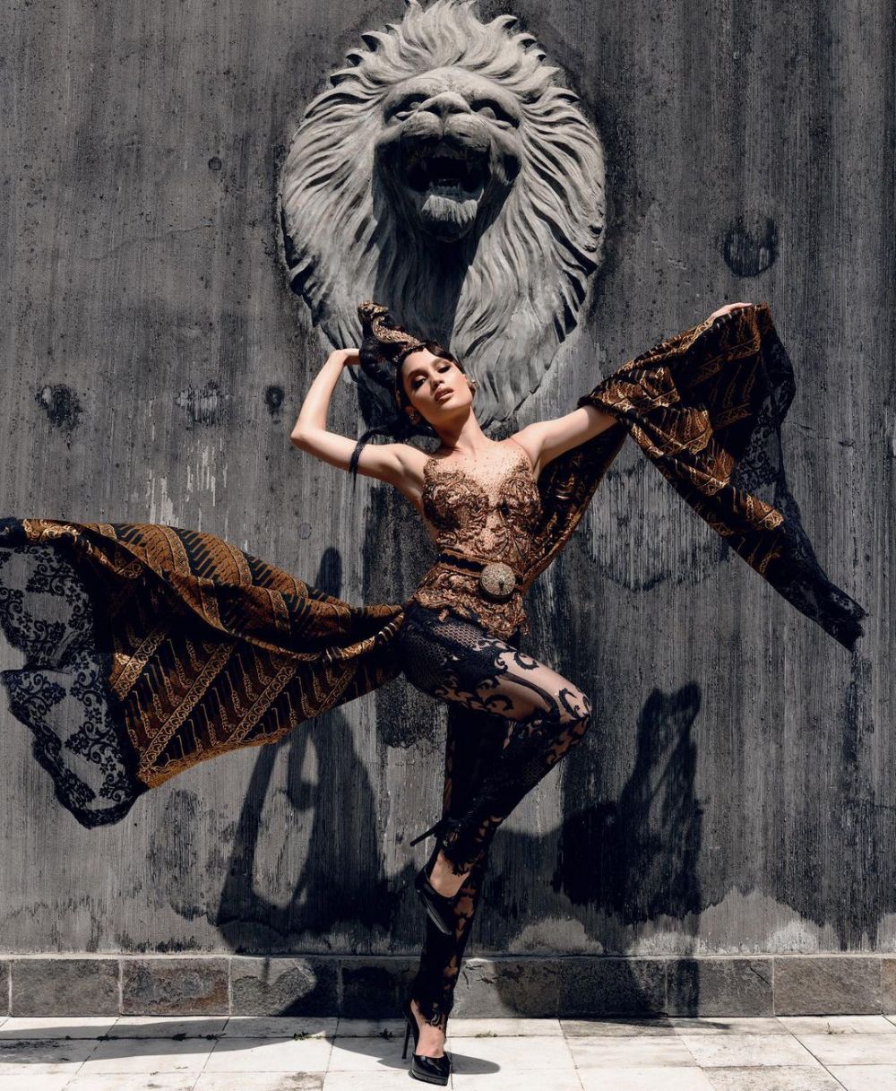 gaya seleb kenakan kebaya di hari kartini 2022 © Instagram