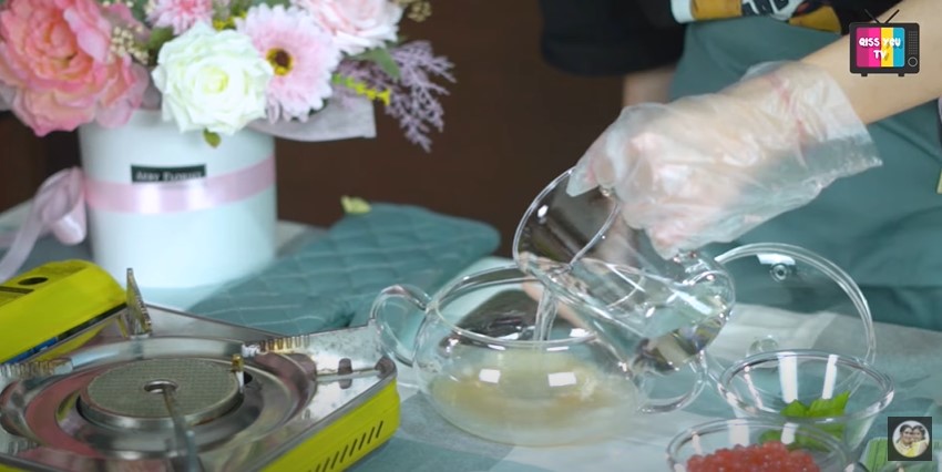 10 Langkah Ayu Ting Ting bikin es buko pandan, wangi dan ekonomis