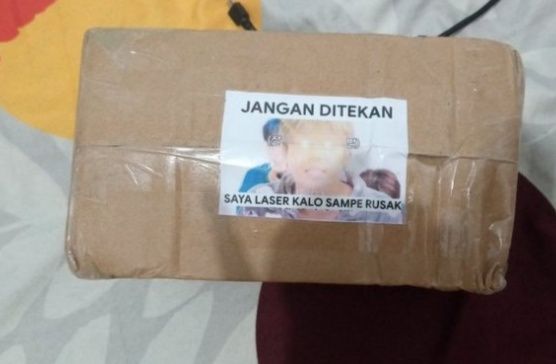 Potret stiker K-Pop jangan banting © berbagai sumber Potret stiker K-Pop jangan banting © berbagai sumber