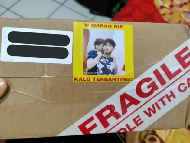 Potret stiker K-Pop jangan banting © berbagai sumber Potret stiker K-Pop jangan banting © berbagai sumber