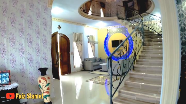 11 Potret rumah megah TKI Arab Saudi di Madura, interiornya mewah