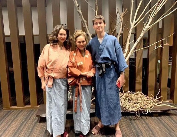 Ratna Sari Dewi ring girl © 2022 brilio.net Instagram Ratna Sari Dewi ring girl © 2022 brilio.net Instagram