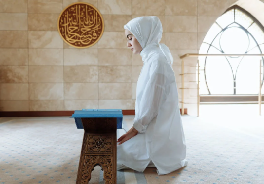 Bacaan sholawat nabi © 2022 berbagai sumber 