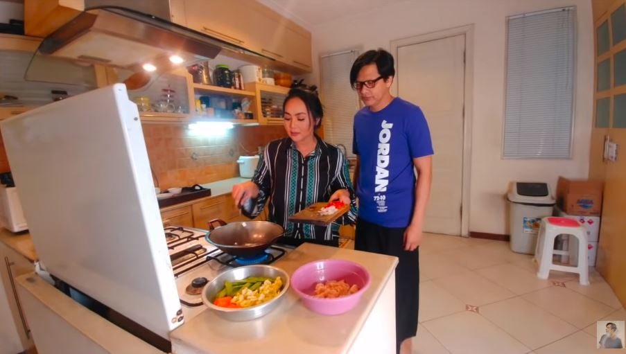 10 Trik Dewi Gita masak menu sahur sehat, bantu tubuh fit saat puasa
