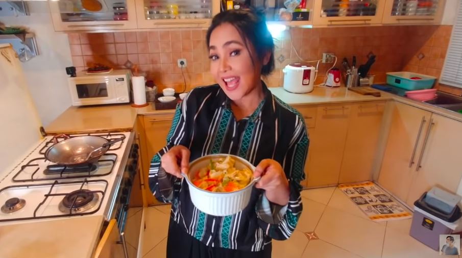 10 Trik Dewi Gita masak menu sahur sehat, bantu tubuh fit saat puasa