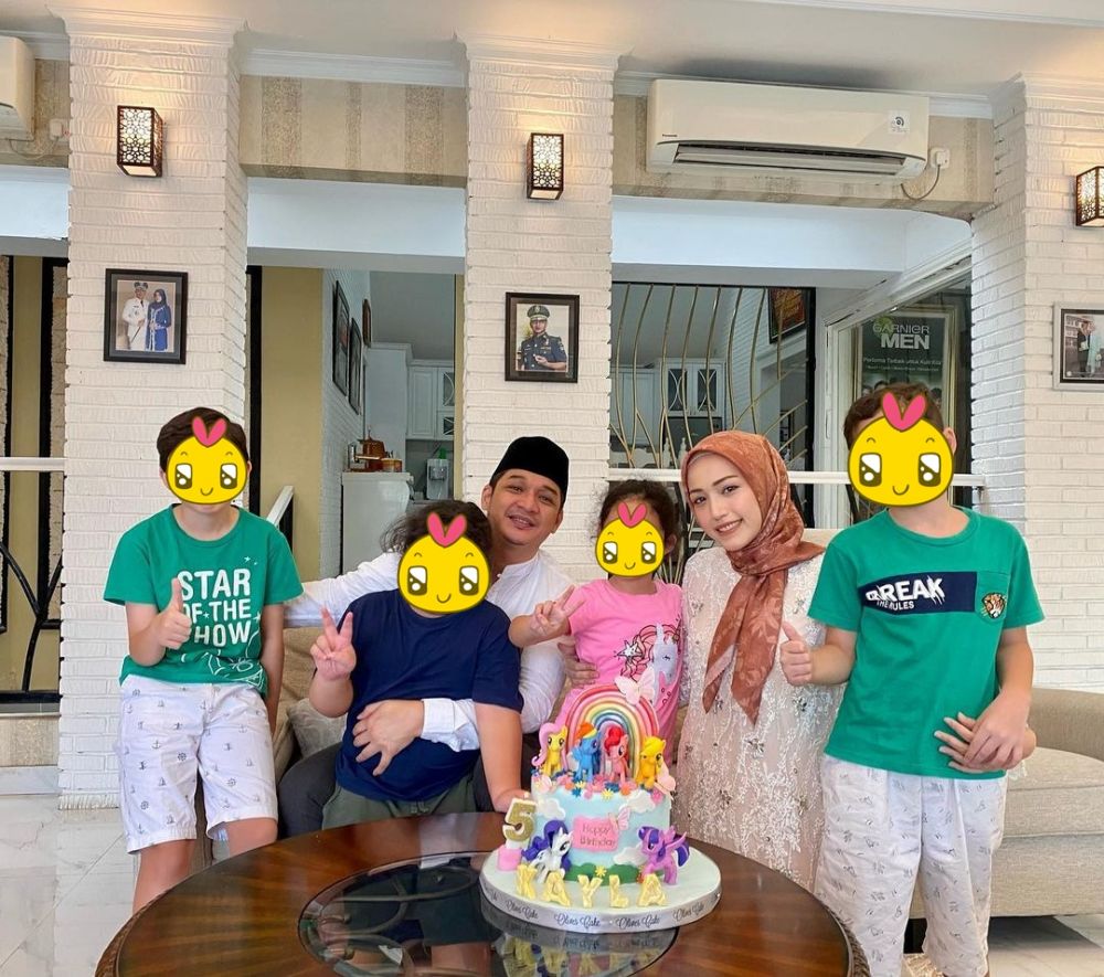 11 Kue ulang tahun keluarga Pasha Ungu, desainnya bikin tak tega makan