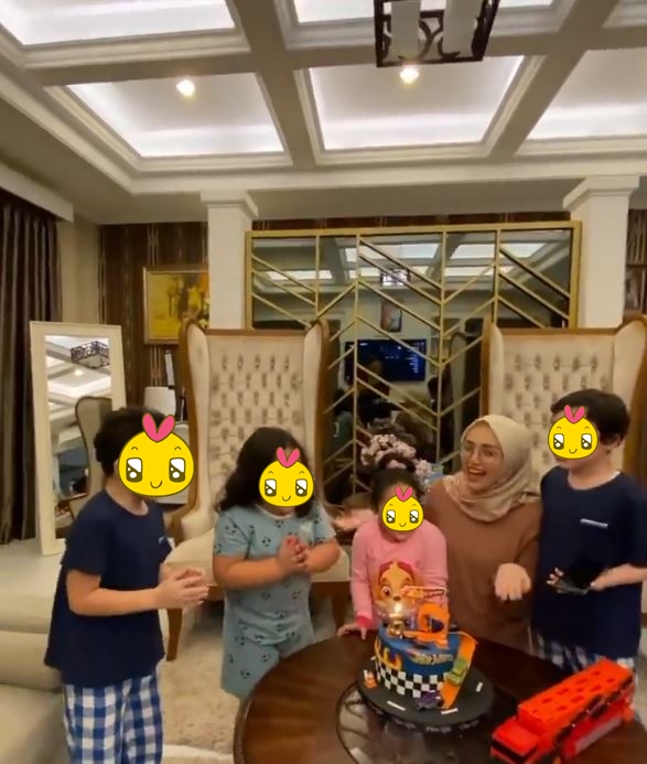 11 Kue ulang tahun keluarga Pasha Ungu, desainnya bikin tak tega makan