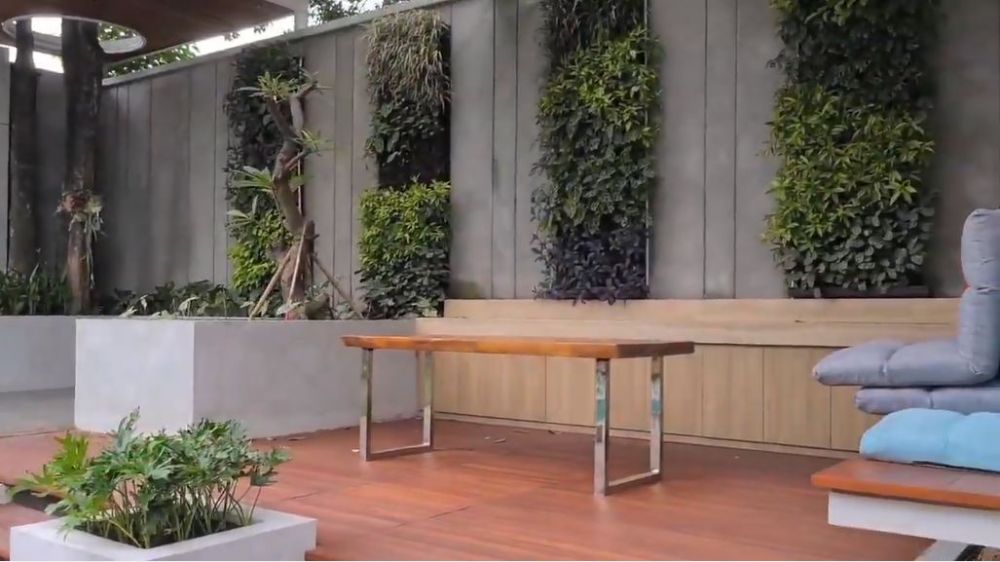 Potret halaman belakang Rachel Venya usai renovasi © berbagai sumber Potret halaman belakang Rachel Venya usai renovasi © berbagai sumber