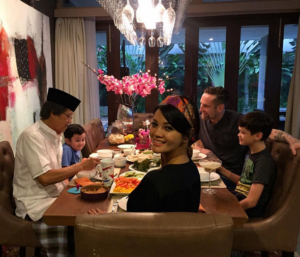 seleb buka puasa bareng mantan Berbagai sumber