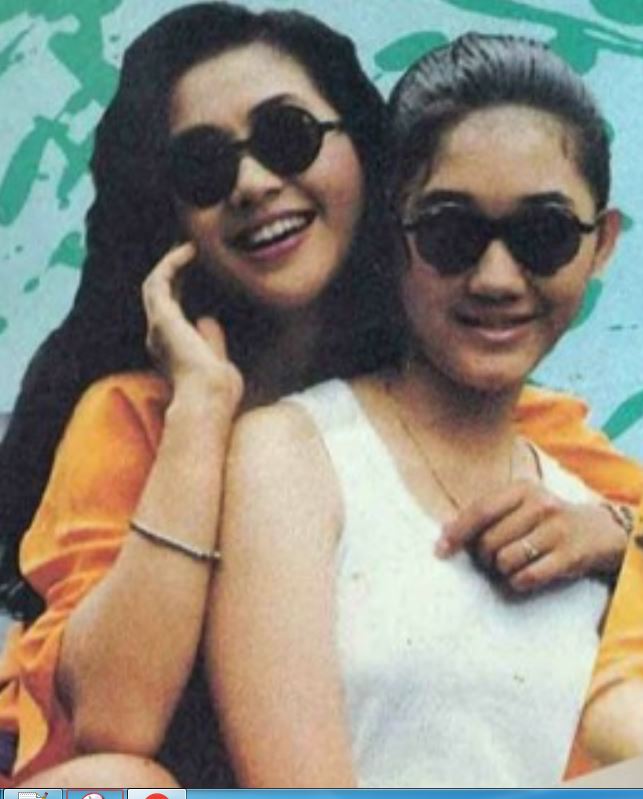 Kenangan Paramitha Rusady dan Nike Ardilla Berbagai sumber
