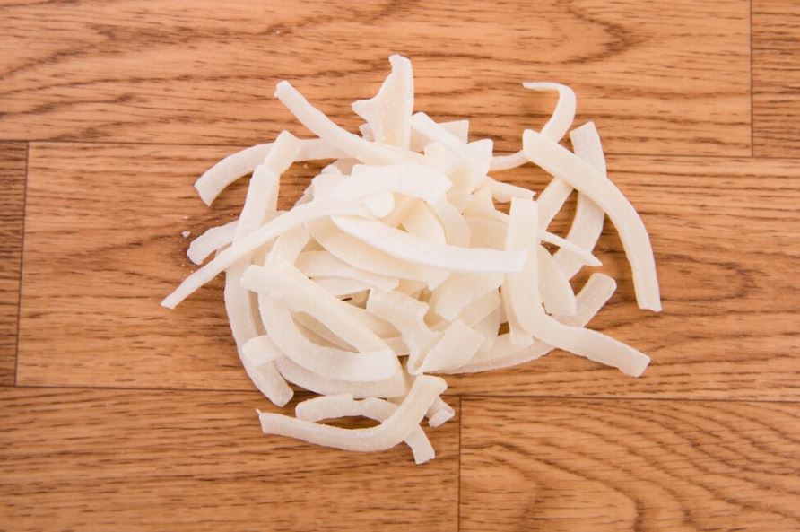 10 Cara ampuh menyimpan kelapa parut, nggak basi hingga 2 bulan