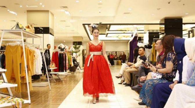  pedangdut jadi model catwalk  Berbagai sumber