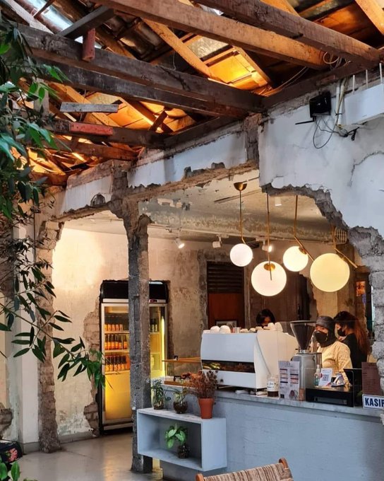 lapak dagang nyaris menipu mata © Twitter